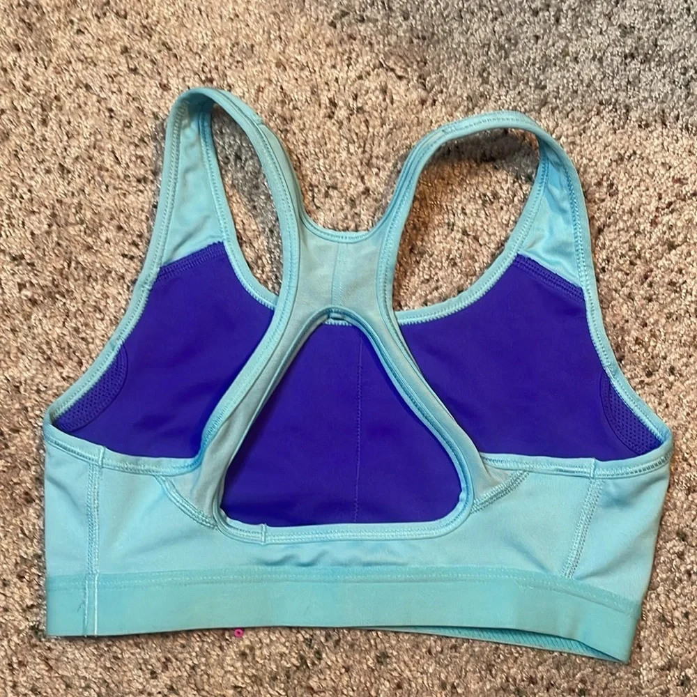 Nike Light‎ Blue Sports Bra Size Small